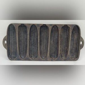 Cast Iron Cornstick Pan 7 Slot Cornbread Mold -Made in USA H Mark